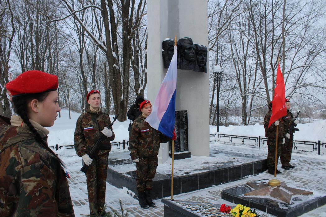 Память павших в годы войны почтили в Новосокольническом и Усвятском районах