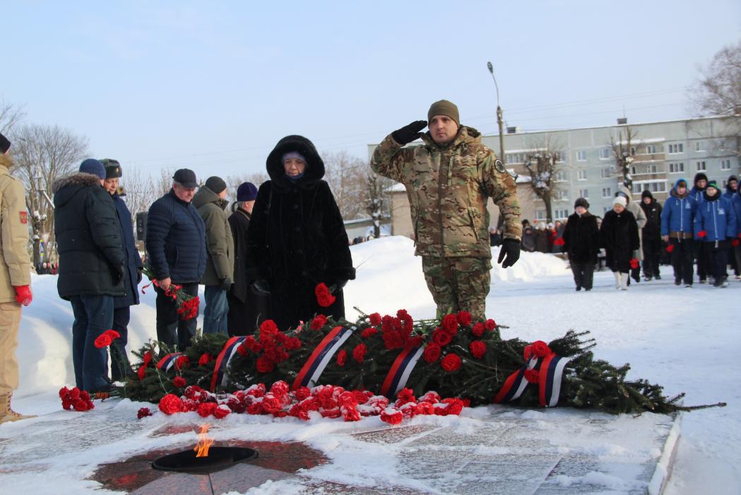 Память павших в годы войны почтили в Новосокольническом и Усвятском районах