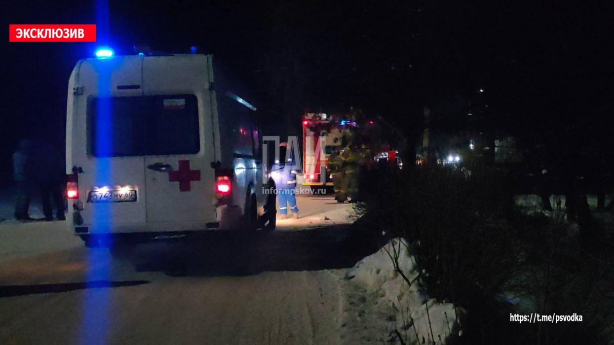 В Пыталово автомобиль опрокинулся в кювет