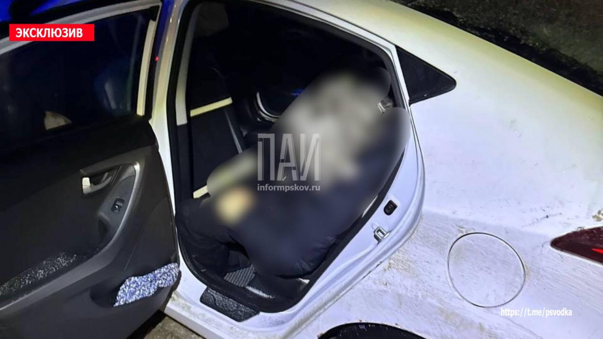 Женщина погибла в результате ДТП с экскаватором в Псковской области
