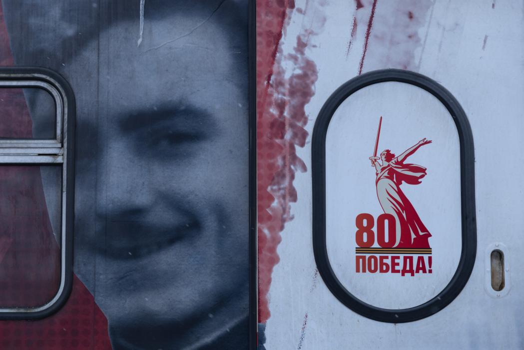 Эхо в вагонах: как «Поезд Победы» в Пскове говорит без слов
