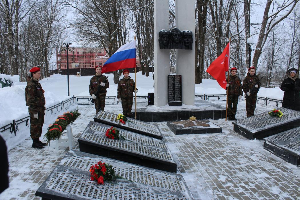 Память павших в годы войны почтили в Новосокольническом и Усвятском районах