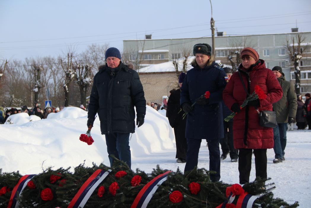 Память павших в годы войны почтили в Новосокольническом и Усвятском районах