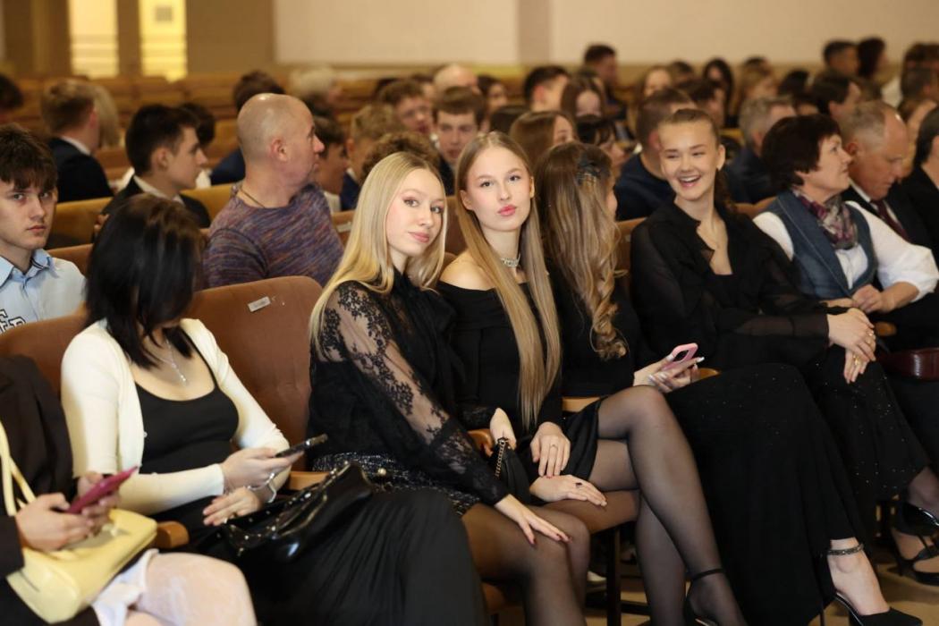 Церемония награждения лучших спортсменов региона проходит в Пскове