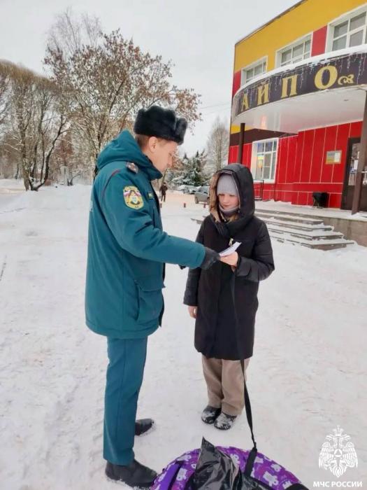 Сотрудники МЧС Псковской области проводят профилактические рейды по предупреждению пожаров