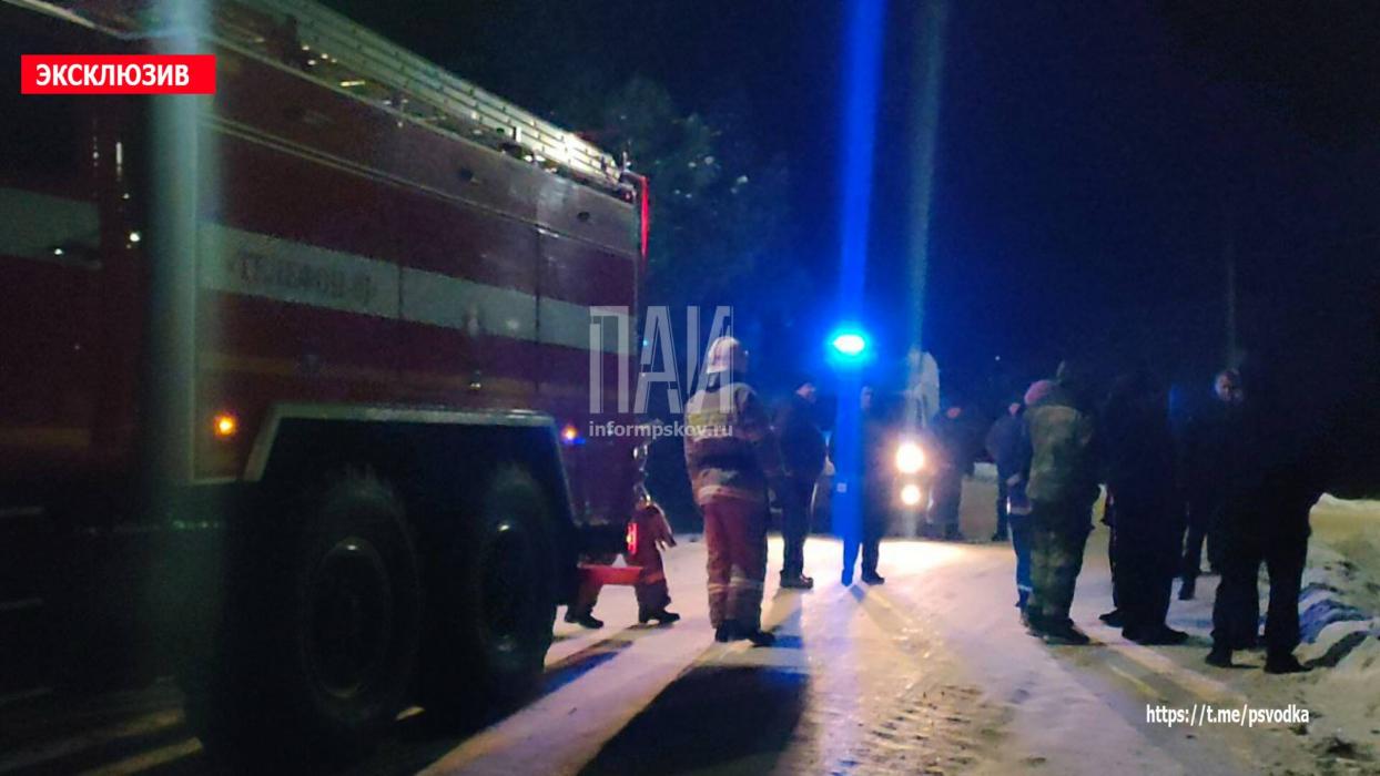 В Пыталово автомобиль опрокинулся в кювет