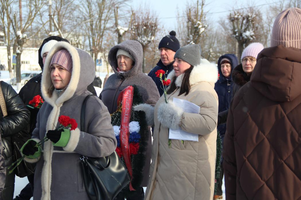 Память павших в годы войны почтили в Новосокольническом и Усвятском районах