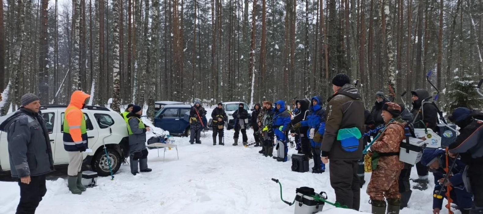 Открытый чемпионат по рыбной ловле прошёл на Белом озере в Усвятском районе