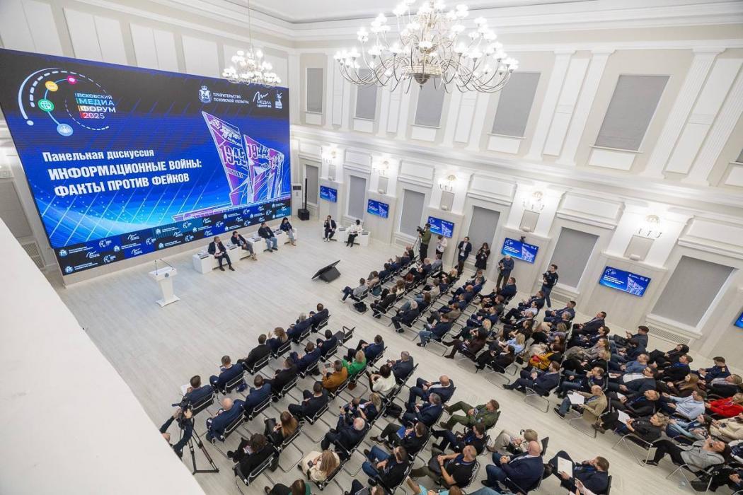 Михаил Ведерников поздравил дипломатических работников с профессиональным праздником