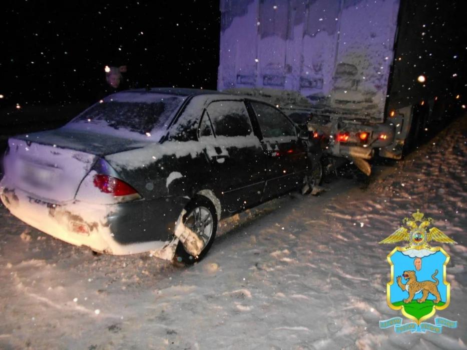 Водитель легкового автомобиля пострадал в результате аварии