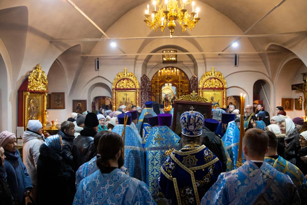 Феодоровская икона Божией Матери в Великих Луках