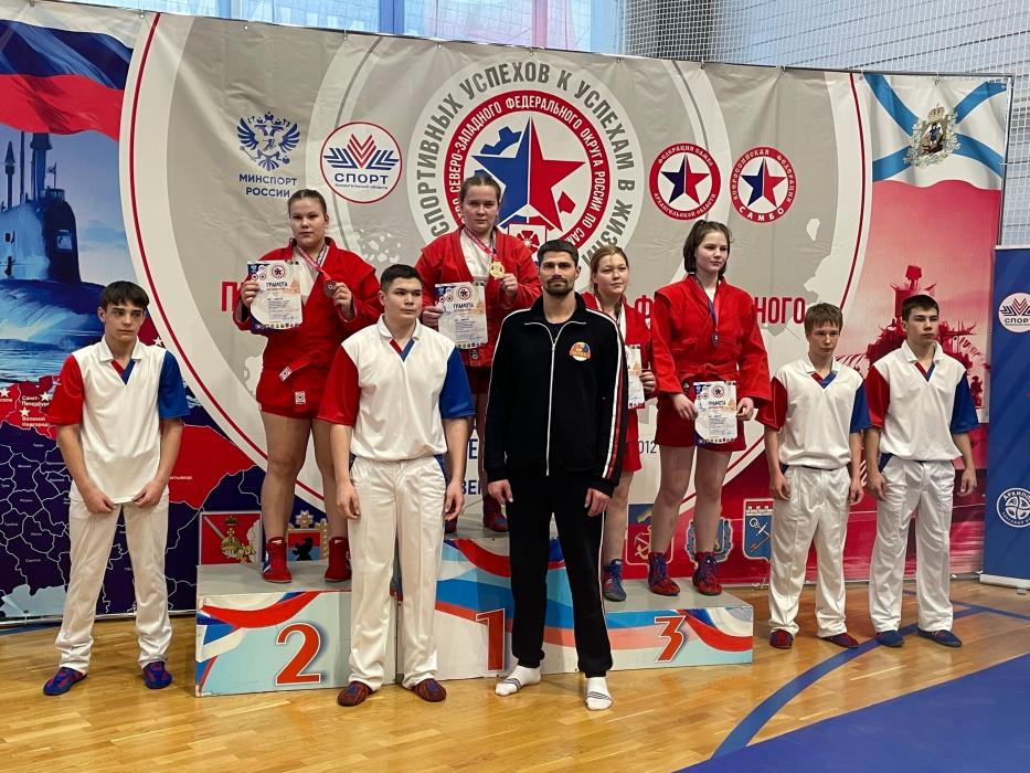 Спортсмены Псковской области выиграли семь медалей на первенстве СЗФО по самбо