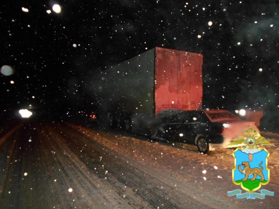 Водитель легкового автомобиля пострадал в результате аварии