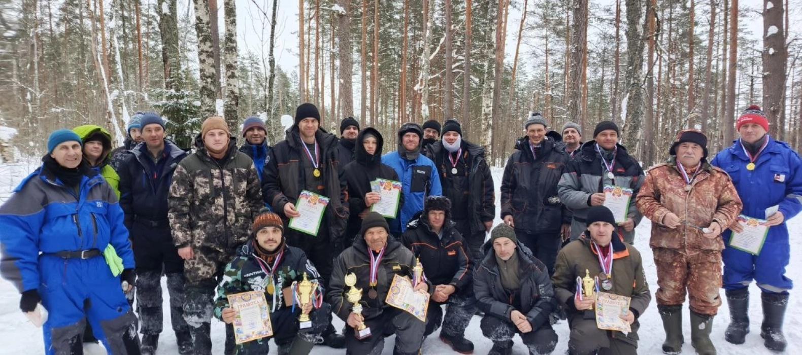 Открытый чемпионат по рыбной ловле прошёл на Белом озере в Усвятском районе