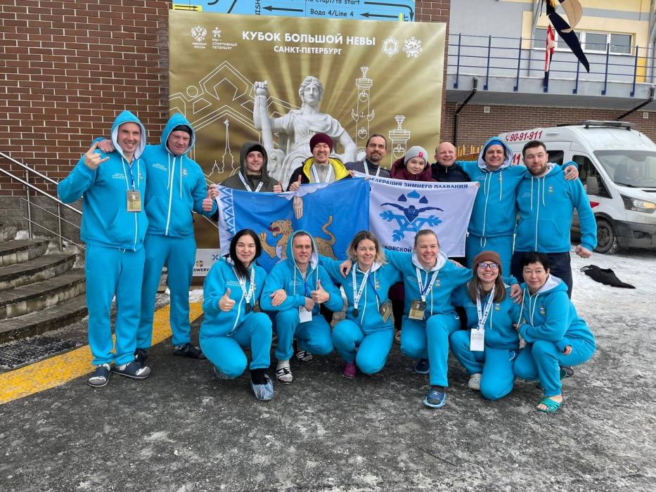 Сборная Псковской области по зимнему плаванию завоевала 25 медалей на Кубке Большой Невы