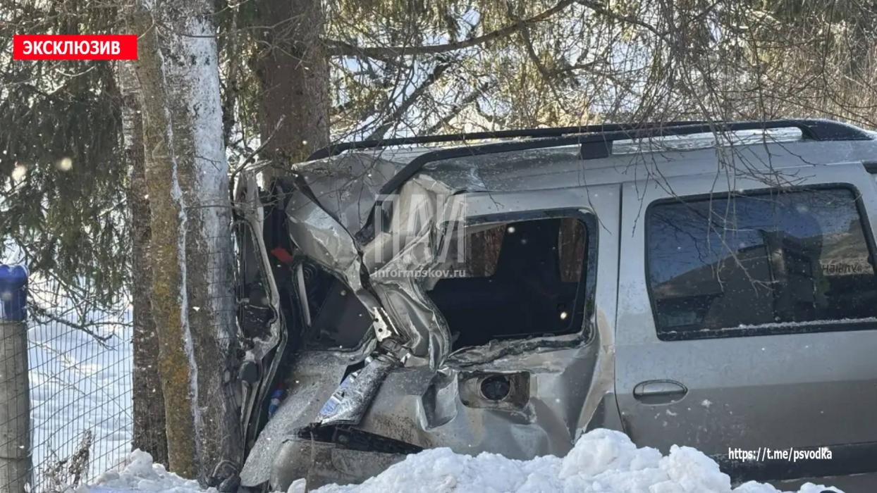 Две девушки пострадали в ДТП в Дедовичском районе