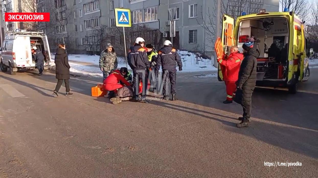 59-летнюю женщину госпитализировали после ДТП в Пскове