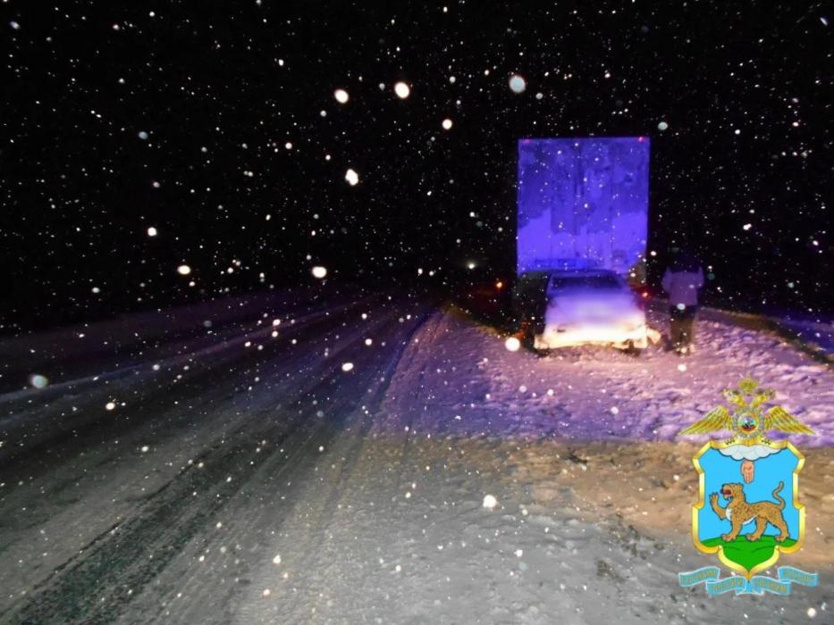 Водитель легкового автомобиля пострадал в результате аварии
