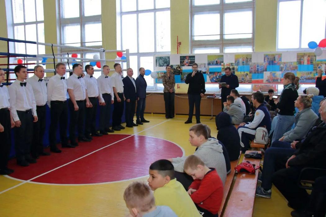 В Локне торжественно открыли турнир по боксу памяти Александра Матросова