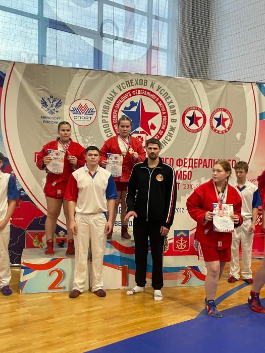 Спортсмены Псковской области выиграли семь медалей на первенстве СЗФО по самбо