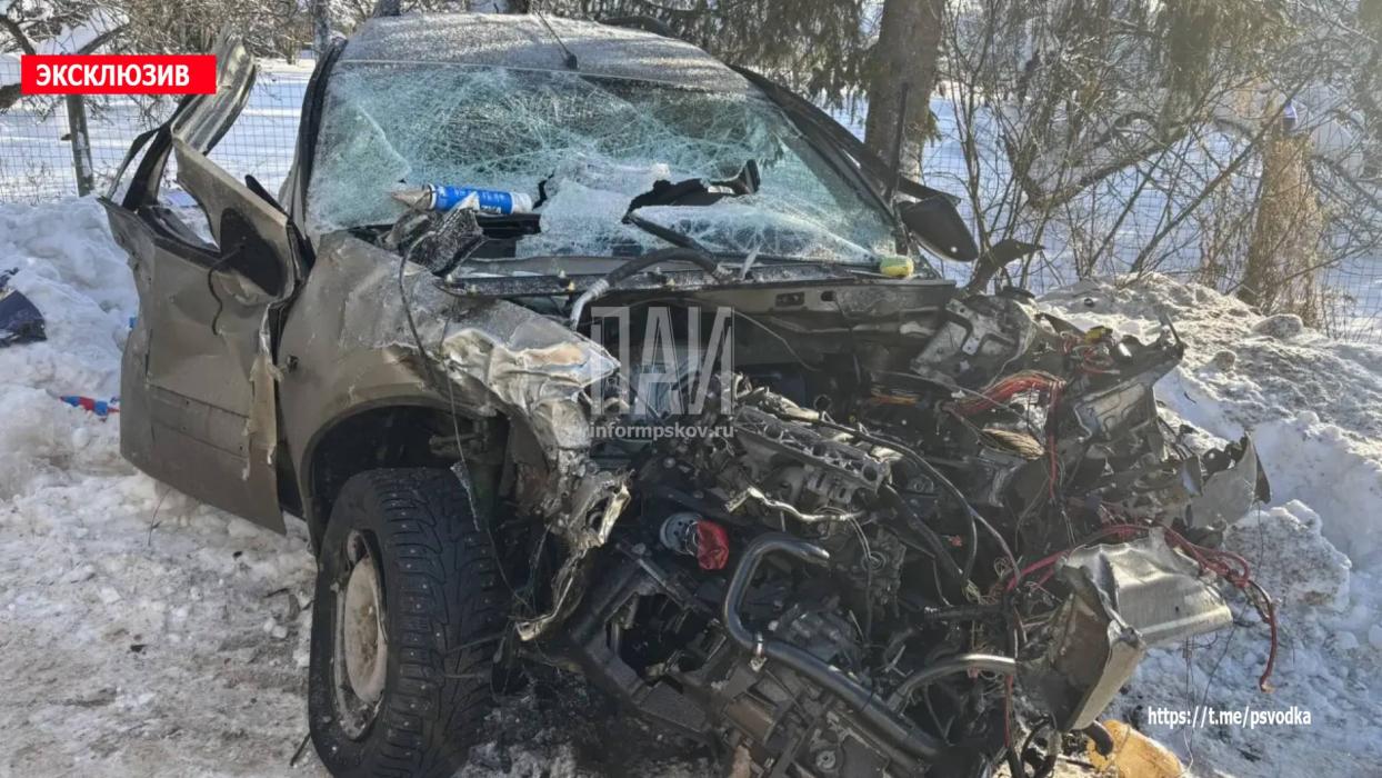 Две девушки пострадали в ДТП в Дедовичском районе
