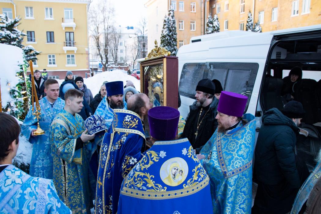 Феодоровская икона Божией Матери в Великих Луках