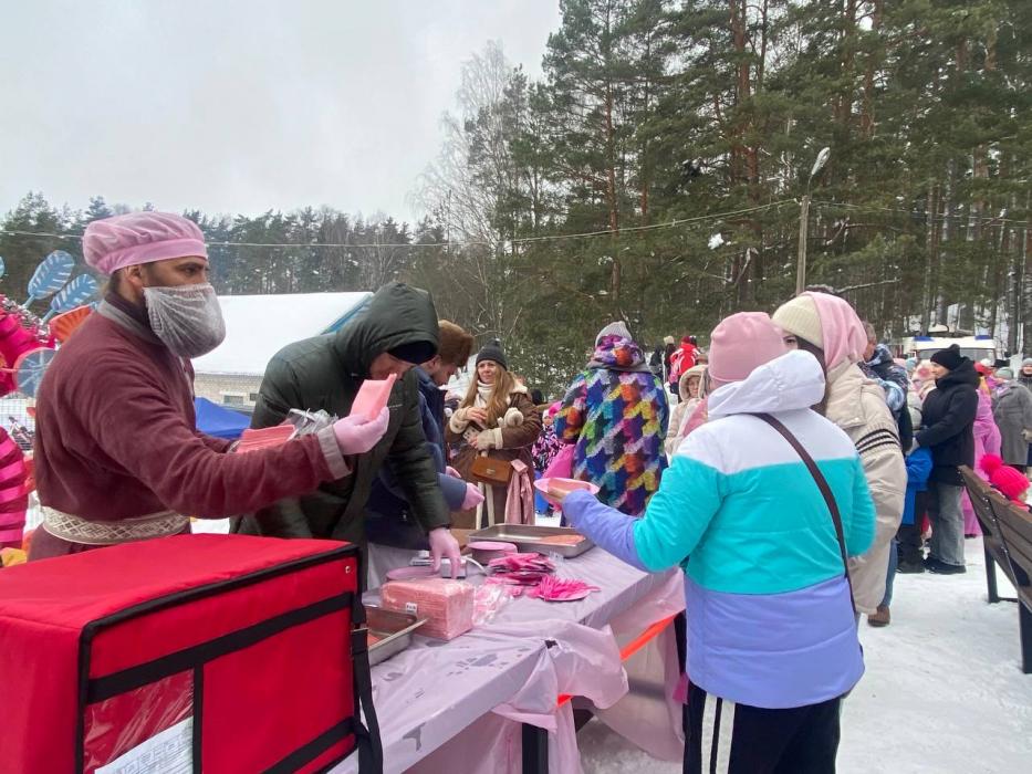 Празднование Масленицы в Пушкинских Горах собрало 1 200 гостей