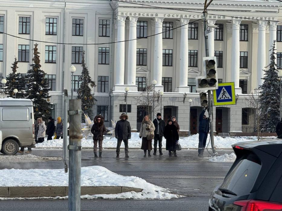 Светофор на площади Ленина в Пскове