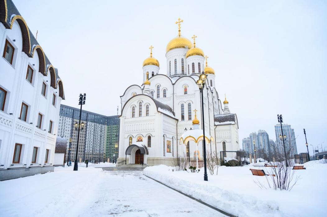 Митрополит Матфей совершил Божественную литургию в храме Пресвятой Богородицы в Москве