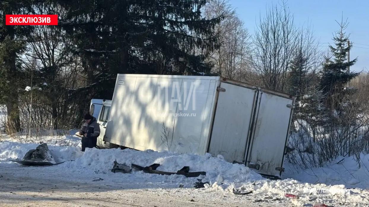 Две девушки пострадали в ДТП в Дедовичском районе