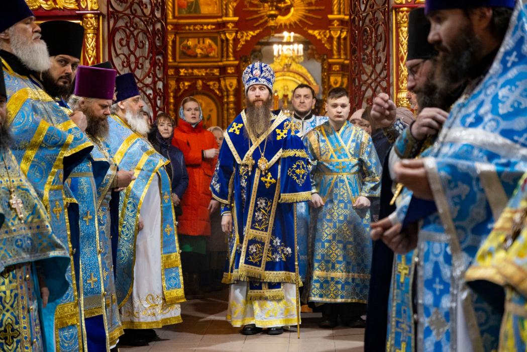 Феодоровская икона Божией Матери в Великих Луках