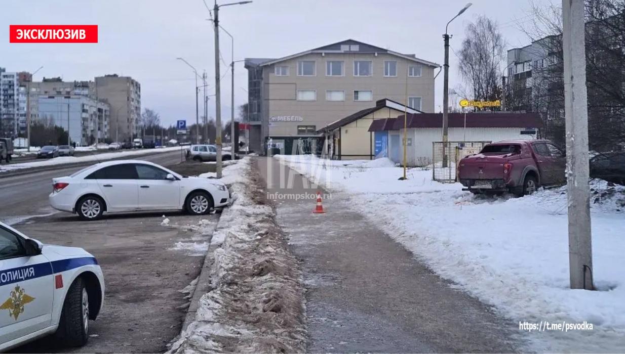 Маленького ребёнка насмерть сбили в Великих Луках