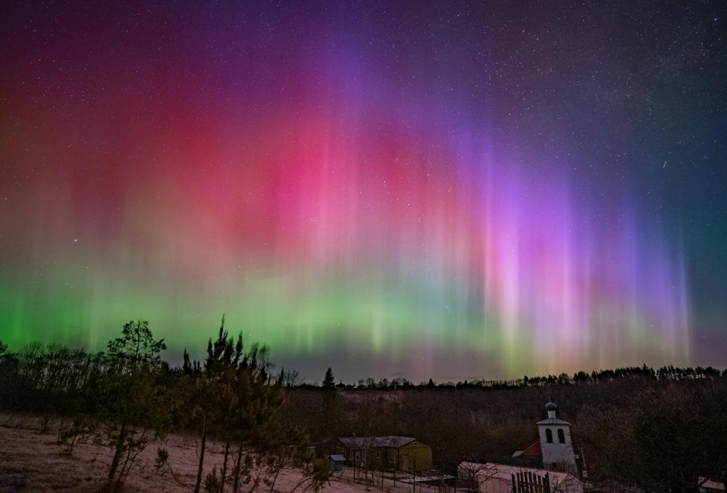 Яркое северное сияние в Печорском районе