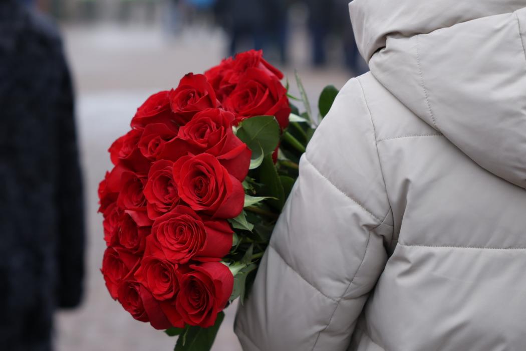 В Черёхе возложили цветы к мемориалу героям-десантникам 6-й роты