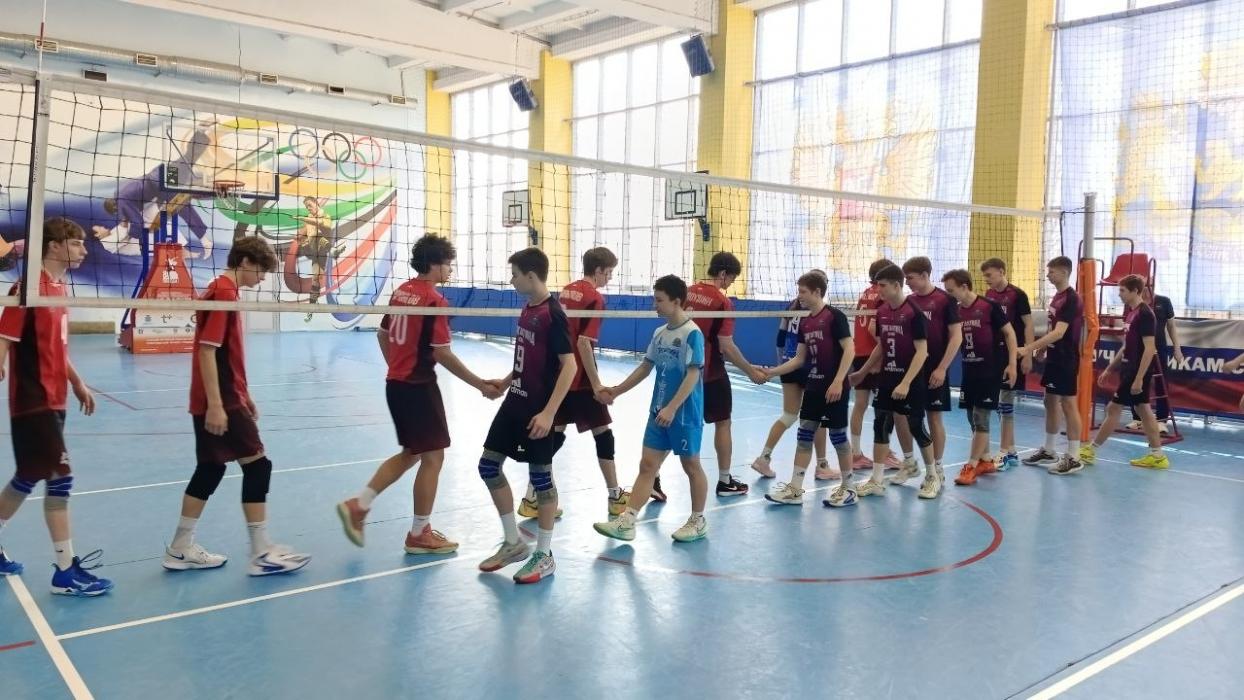 Кубок главы Пскова по волейболу уехал в Петербург