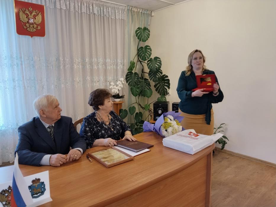 6 марта золотую свадьбу отметили супруги Лезенковы из Струг Красных
