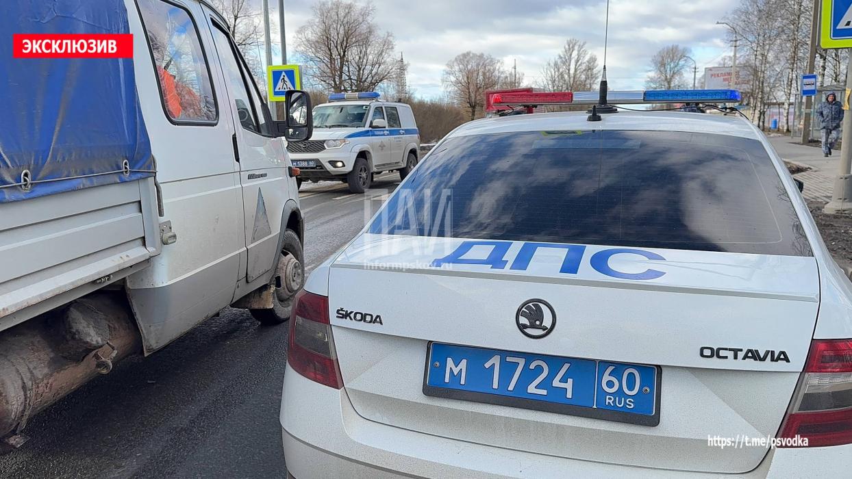 ДТП на Леона Поземского в Пскове
