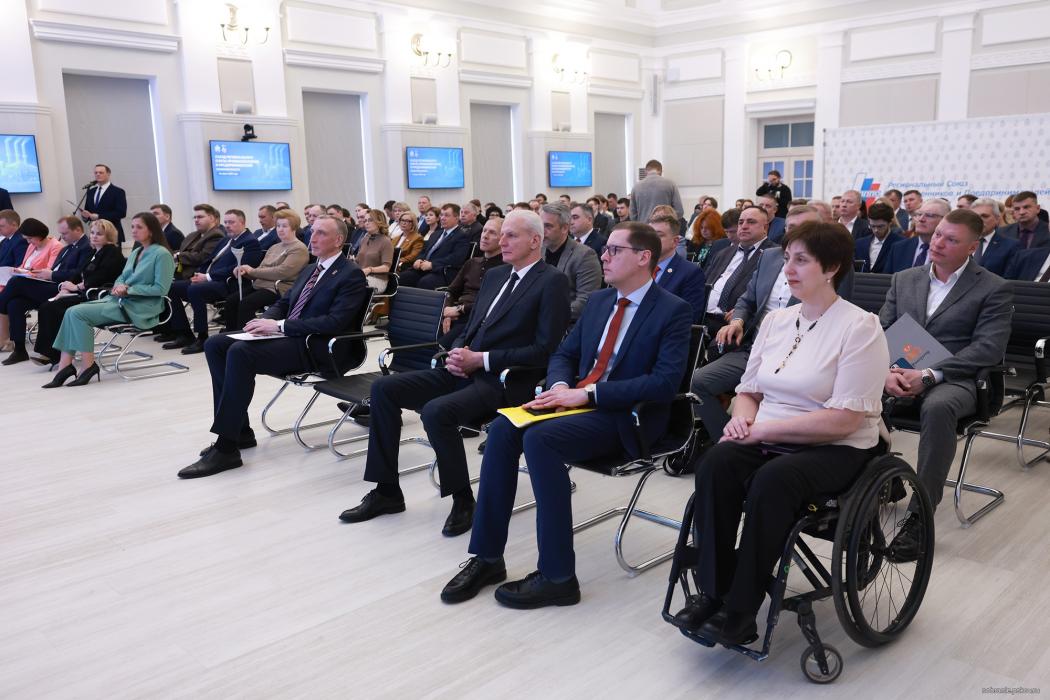 Съезд регионального Союза промышленников и предпринимателей собрал на одной площадке представителей бизнеса и власти