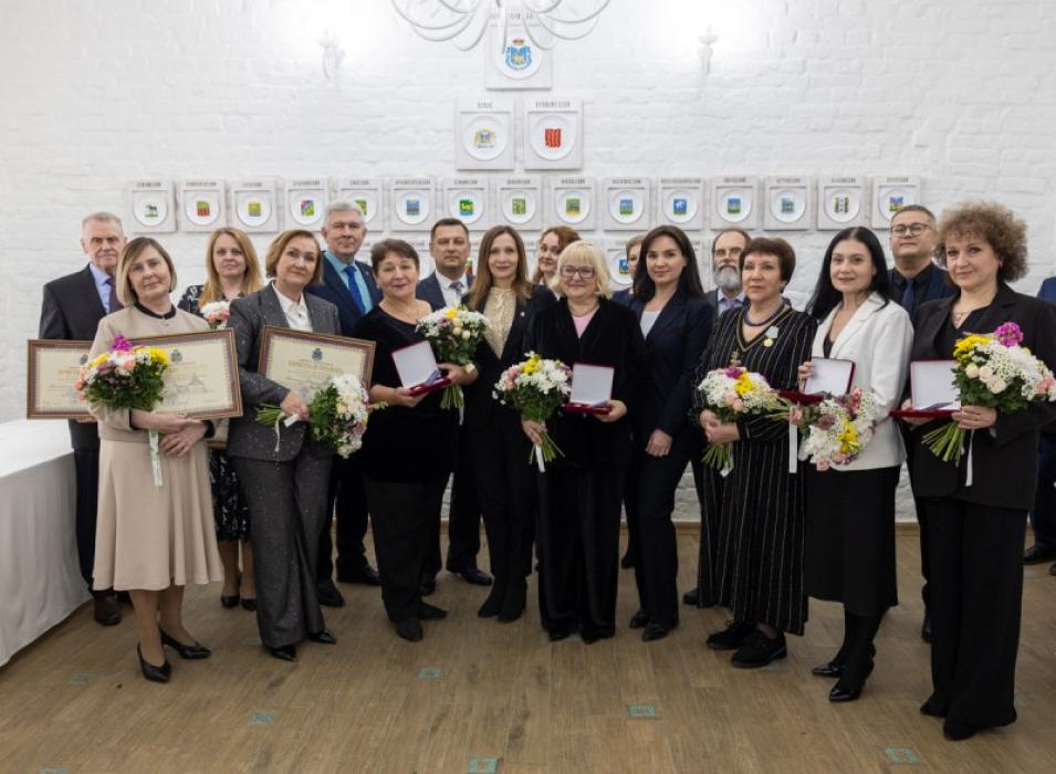 Деятелей культуры и искусства чествовали в Псковской области 
