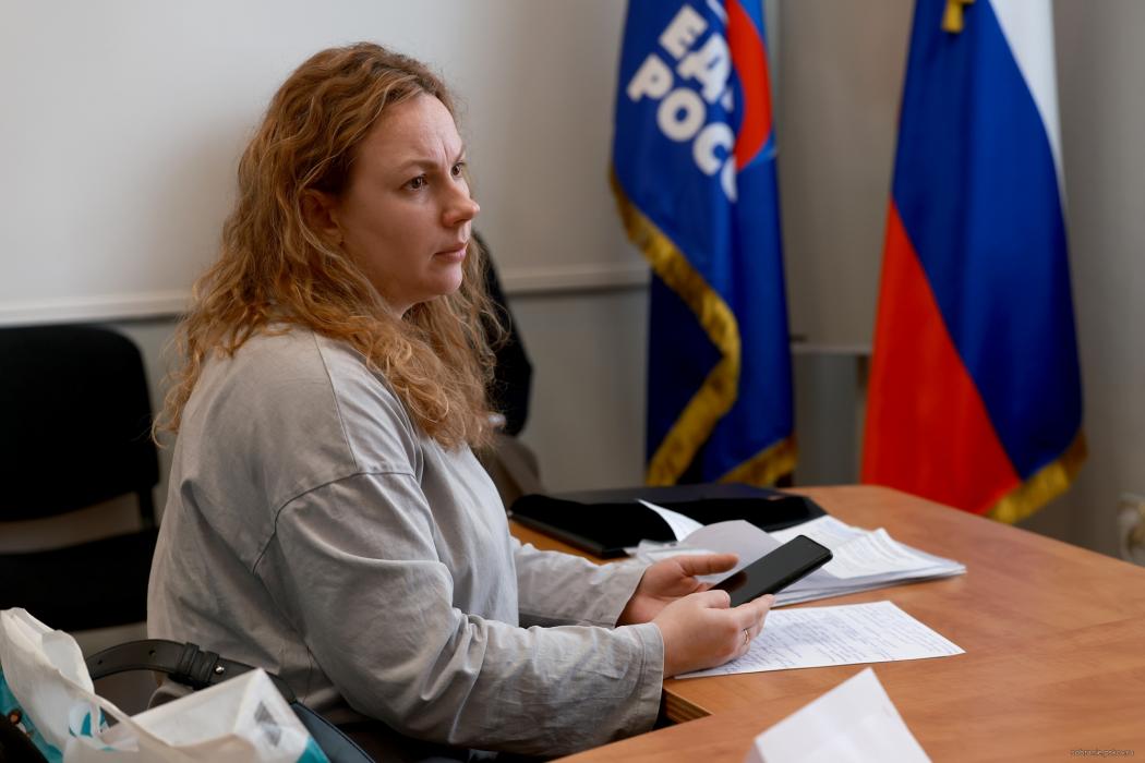Приём граждан провёл вице-спикер Игорь Дитрих