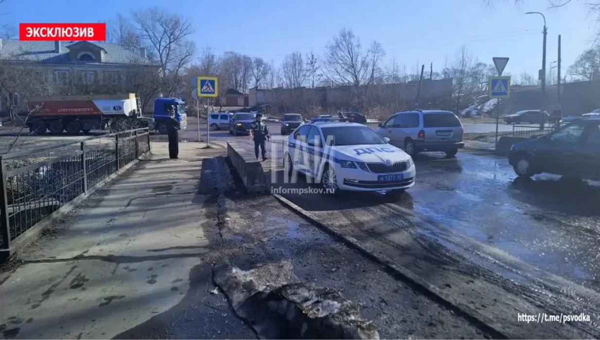 В Великих Луках на пешеходном переходе сбили пожилого мужчину