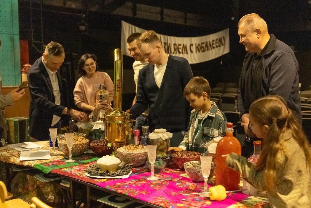 Экскурсия в Псковском драмтеатре