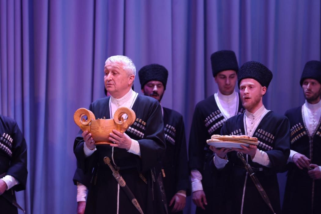 Осетины