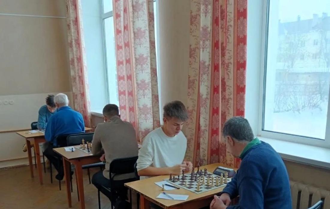В Великих Луках определили чемпионов Псковской области по шахматам среди мужчин и женщин