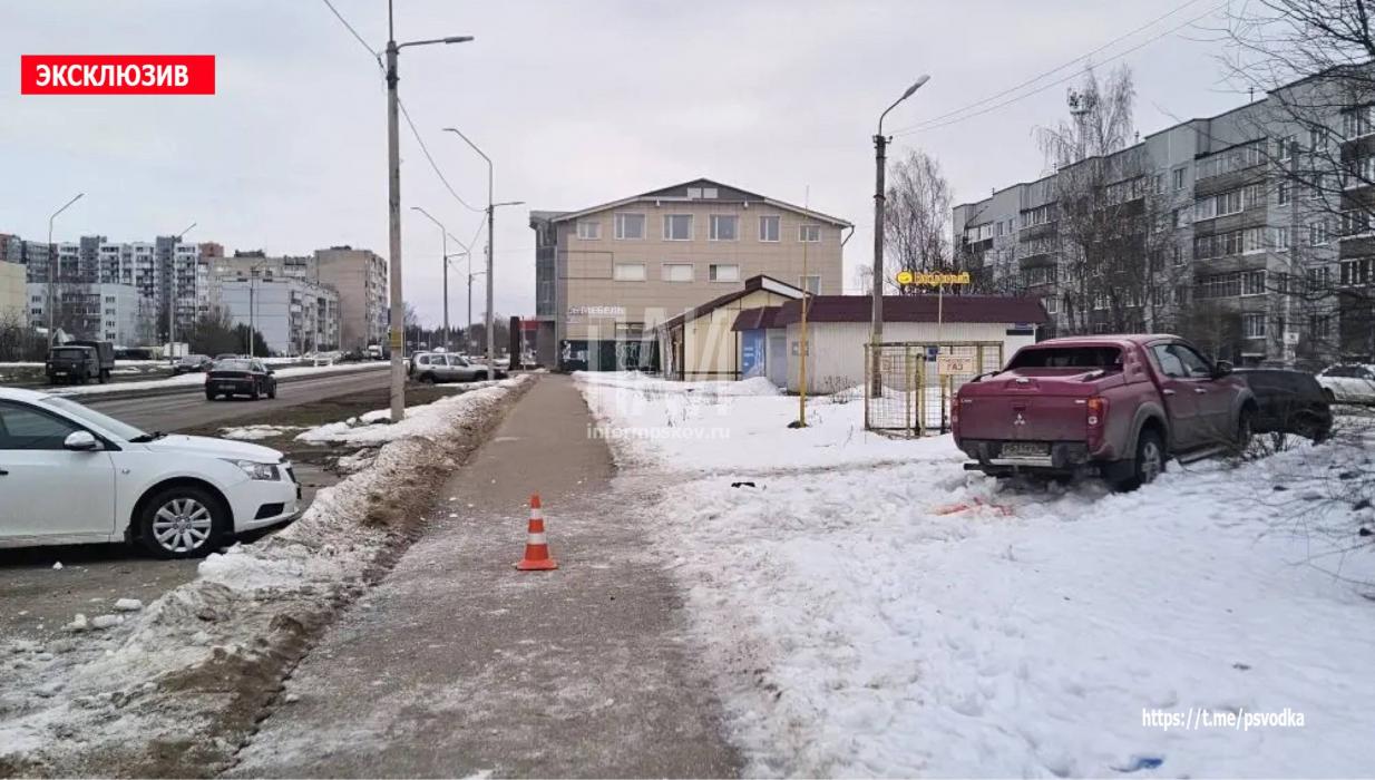Маленького ребёнка насмерть сбили в Великих Луках