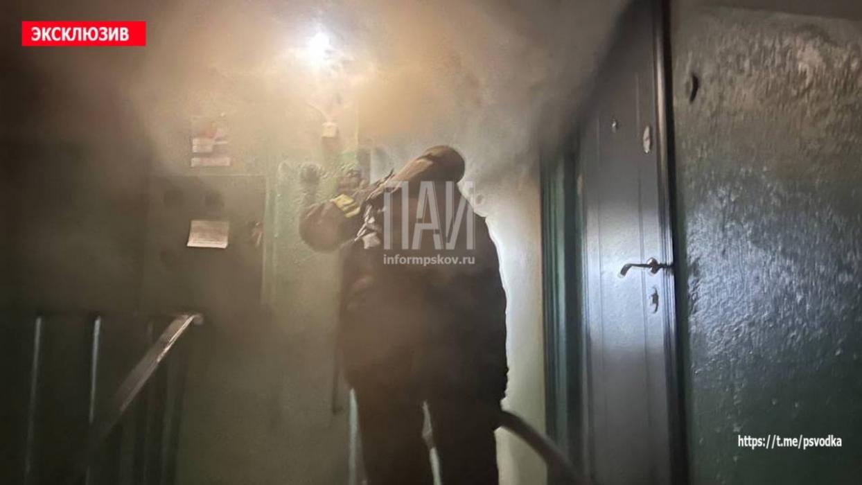 Пожар на улице Труда в Пскове