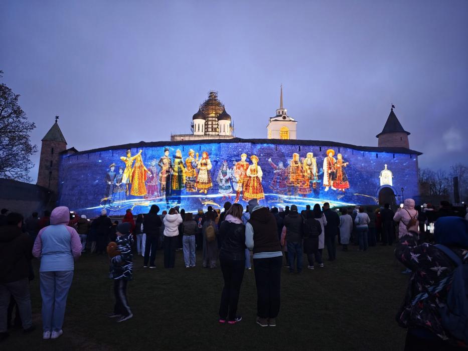 Мультимедийный спектакль в Псковском кремле