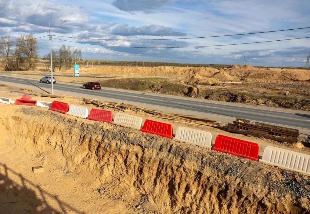На участке Северного обхода в районе Уграды продолжается организация подключения к федеральной трассе А‑212
