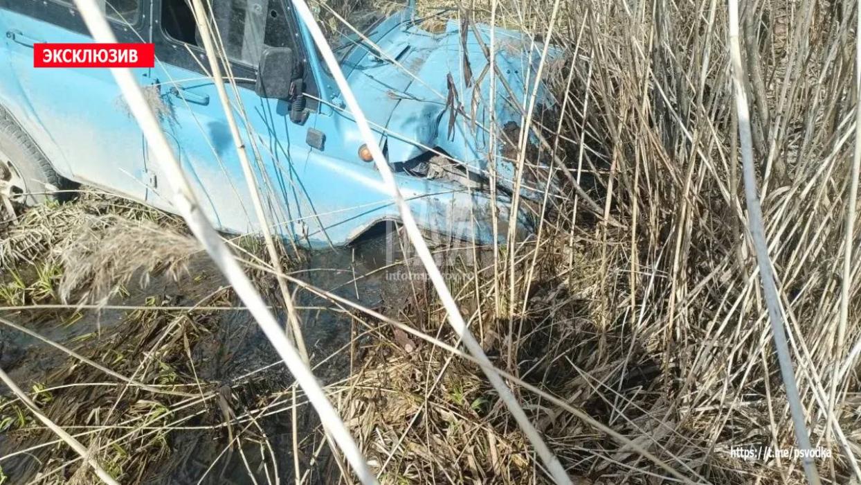 Автомобиль УАЗ вылетел в кювет в Бежаницах