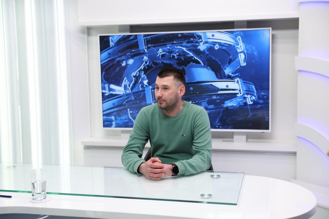 Участники программы «Герои земли Псковской» попробовали свои силы в мастер-классе по выступлениям на брифингах